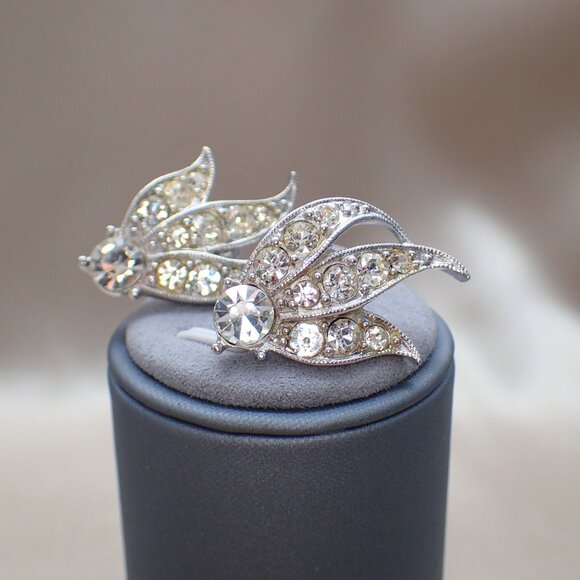 Art Deco style -Sarah Coventry Vintage Clear Rhinestone Clip on Earrings - Picture 1 of 9